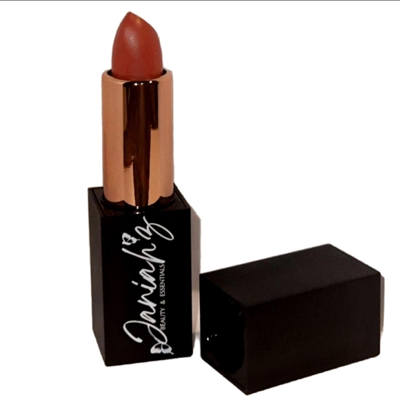 Janiah'z Beauty &Essentials Other - Janiah'z beauty & essentials matte lipstick